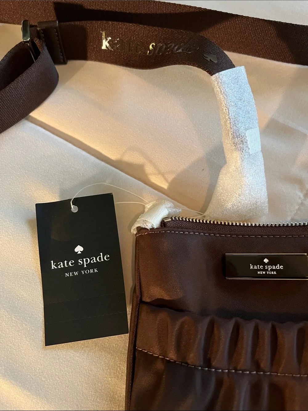 Kate Spade, New York Crossbody, Perfect Size Phone, Credit Card &/Or Wallet - Picture 4 of 10